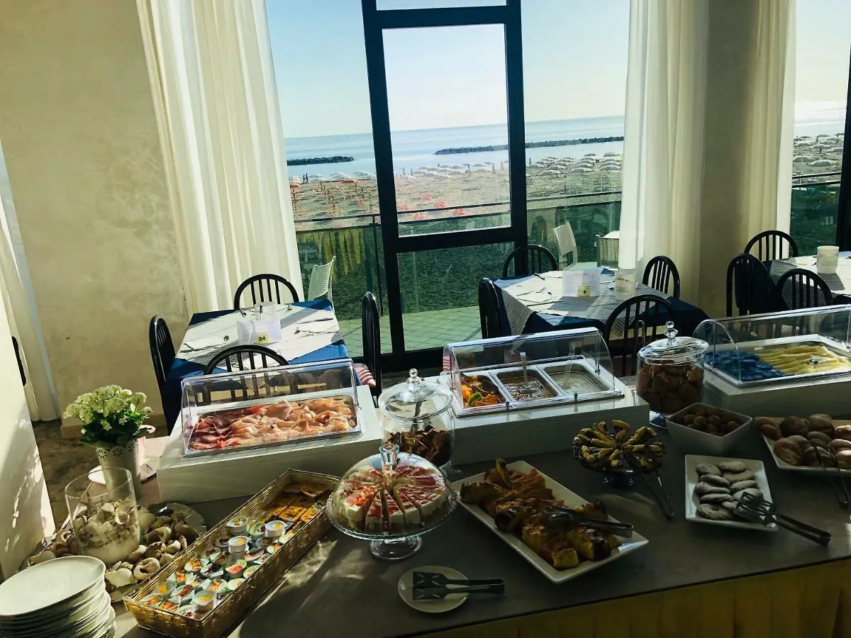 Hotel Gin Римини